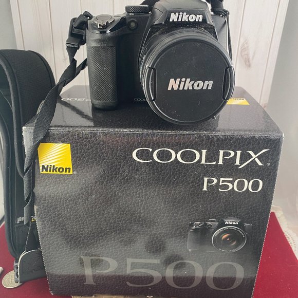 Nikon CoolPix P500 Digital Camera - Picture 2 of 5